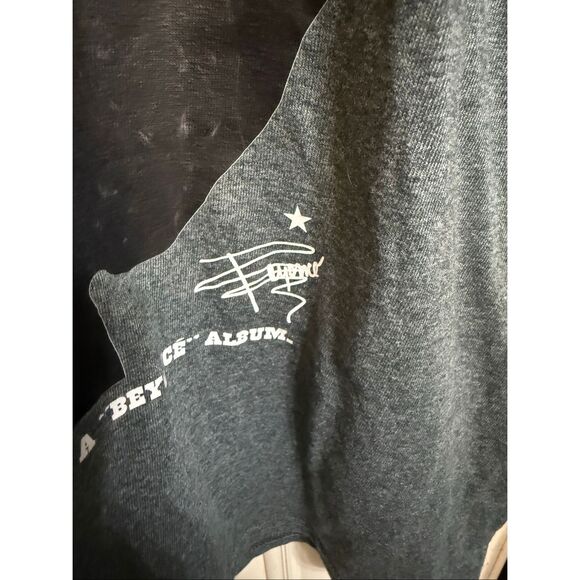 Gildan Women's Beyonce Cowboy Carter Short Sleeve Tour T-Shirt Gray Size XL NWOT - Picture 5 of 10